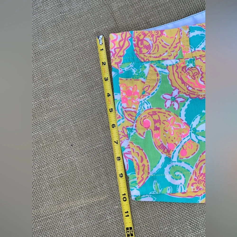 Lilly Pulitzer SugarTown WorldWide Athletic Shorts size 4 - Picture 17 of 17